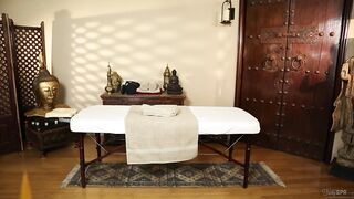 Ryan Mc Lane, Amanda Tate – Just A Handjob Right | PornMedium.com