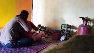 Indian bhabhi movie -Bhabhi cooking food than brother coming home than bhabhi sucking big cook and brother fucking bhabhi pussy.